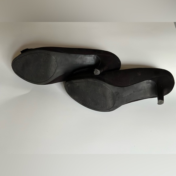 Kelly & Kathie Black Bow-Tie Suede Heels - Picture 6 of 11